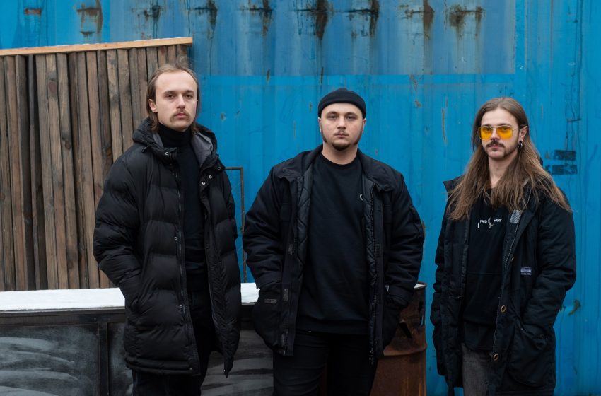 Entrevista a Molchat Doma: «No nos esforzamos por ser una referencia del post-punk, pero estamos contentos de conectar con sus seguidores»